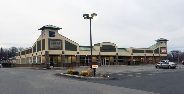 Retail For Lease: 350 E Main St, Milford, MA 01757